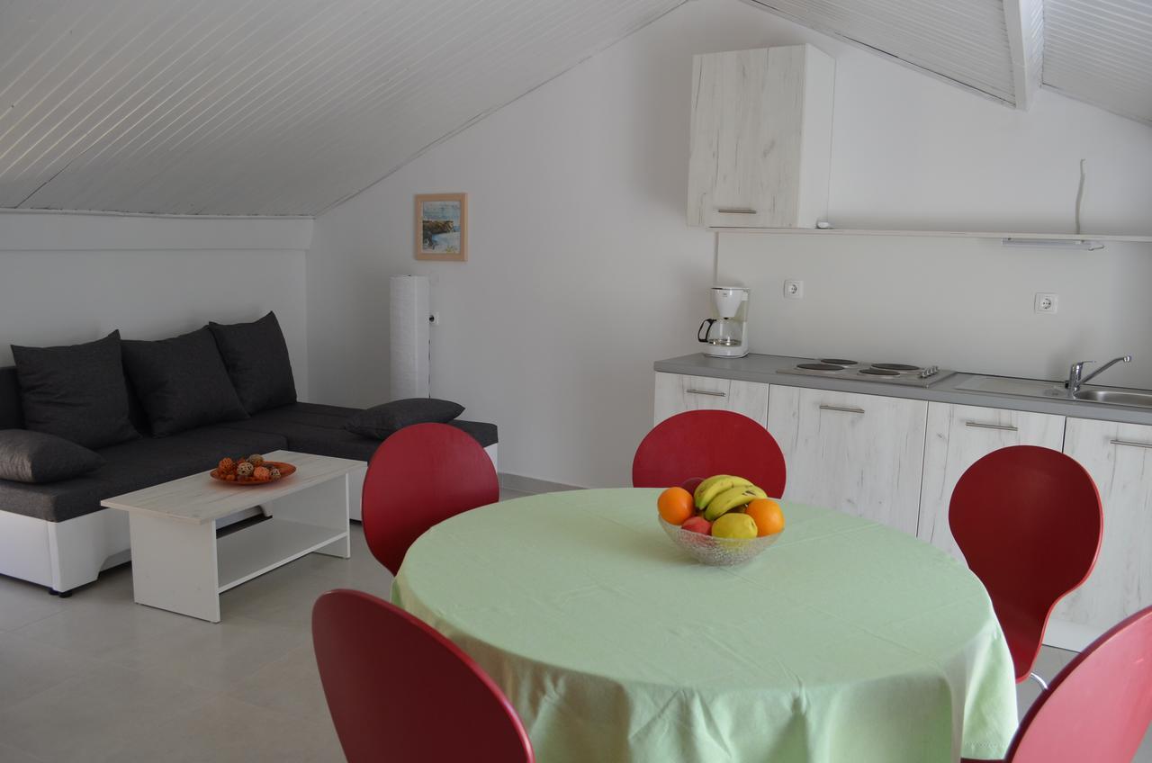 Apartments Petar Draga Bascanska Ngoại thất bức ảnh