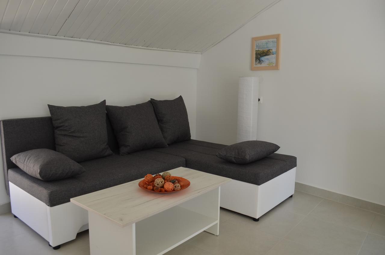 Apartments Petar Draga Bascanska Ngoại thất bức ảnh