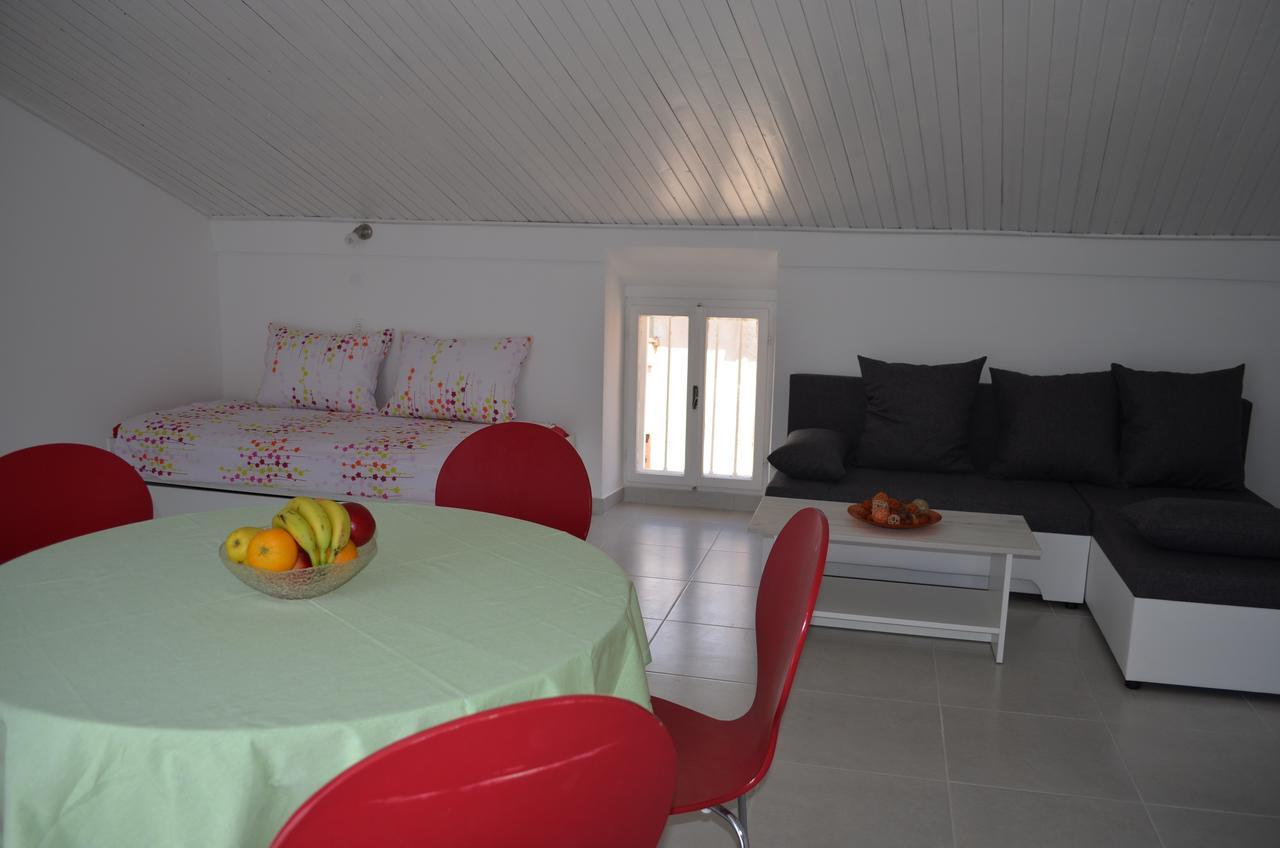 Apartments Petar Draga Bascanska Ngoại thất bức ảnh