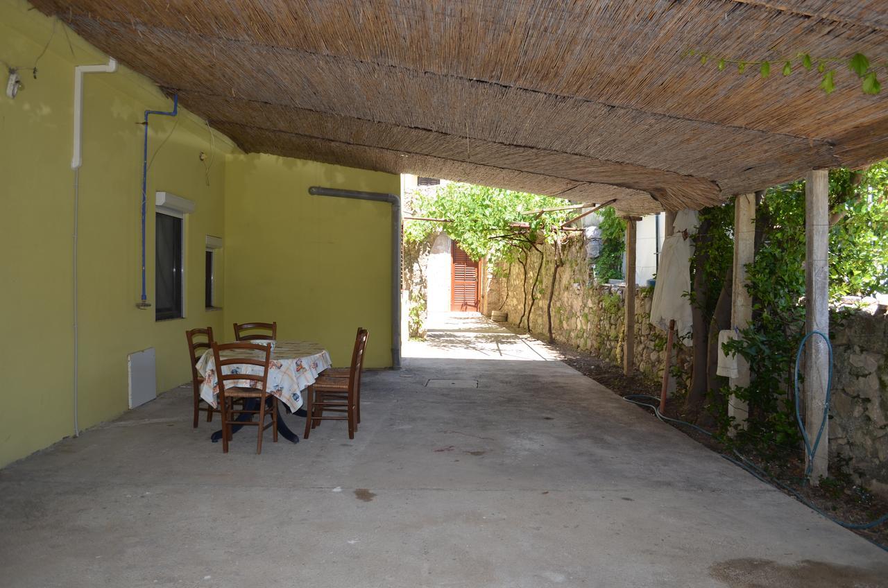 Apartments Petar Draga Bascanska Ngoại thất bức ảnh