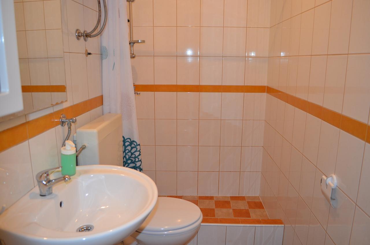 Apartments Petar Draga Bascanska Ngoại thất bức ảnh